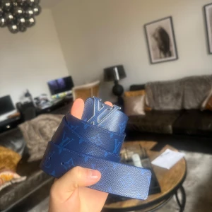  Louis Vuitton skärp  - LV skärp med box kvitto mycket bra skick