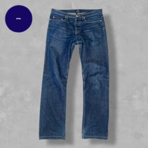 A. P. C Selvedge Jeans - Säljer nu dessa grymt snygga jeans från A. P. C ! Jeansen är i ett bra skick, med sjukt snygg tvätt. | Storlek 30. | Nypris: 2 700. | Skriv vid funderingar!