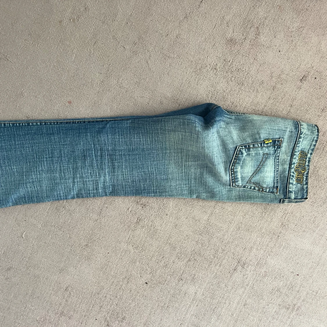 Blå bootcut jeans från Alternet - 3