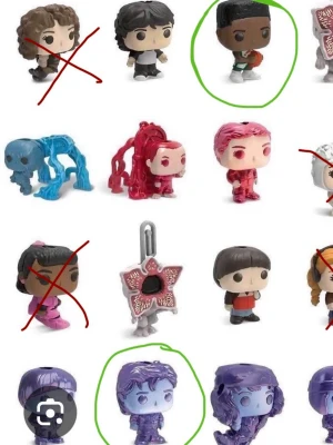 Stranger things funko pop - Stranger things funko pop, grön cirkel menas att de finns kvar rött x betyder att de är slut/köpta jag säljer för 12kr styck, 2 för 18 och 3 för 25