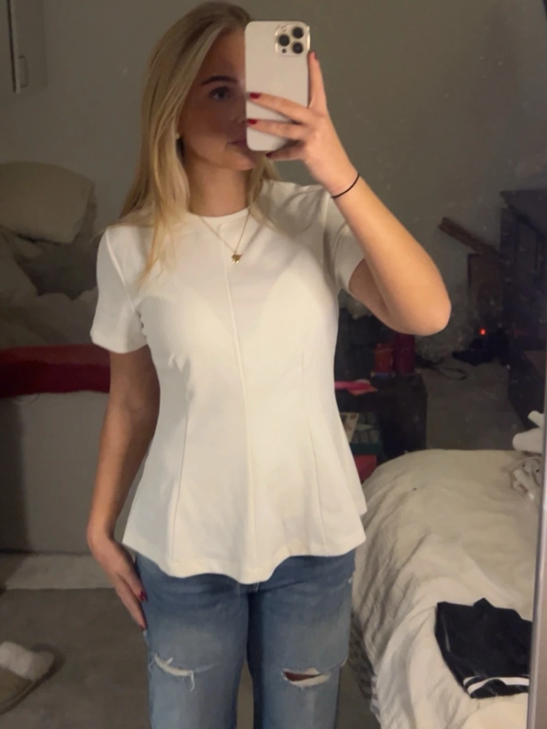 Vit blus från H&M med figurnära passform