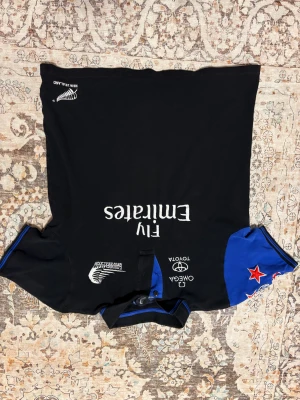 New Zeeland Polo - Jag vet inte riktigt vilken brand det är men fick det från farsan, kan diskutera pris size mellan M-S