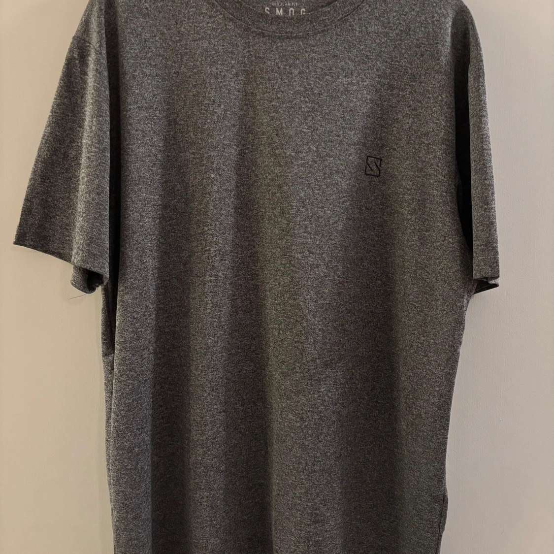 Grå t-shirt från SMOG 