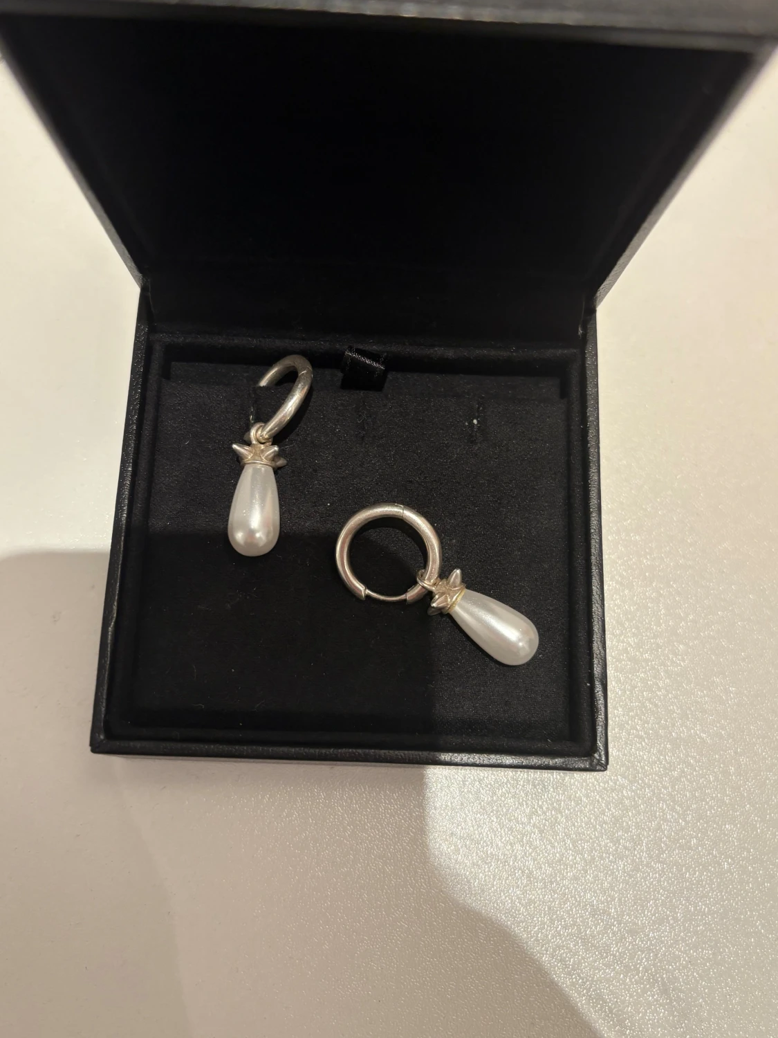 Maria Nilsdotter pearl tear earring - 2