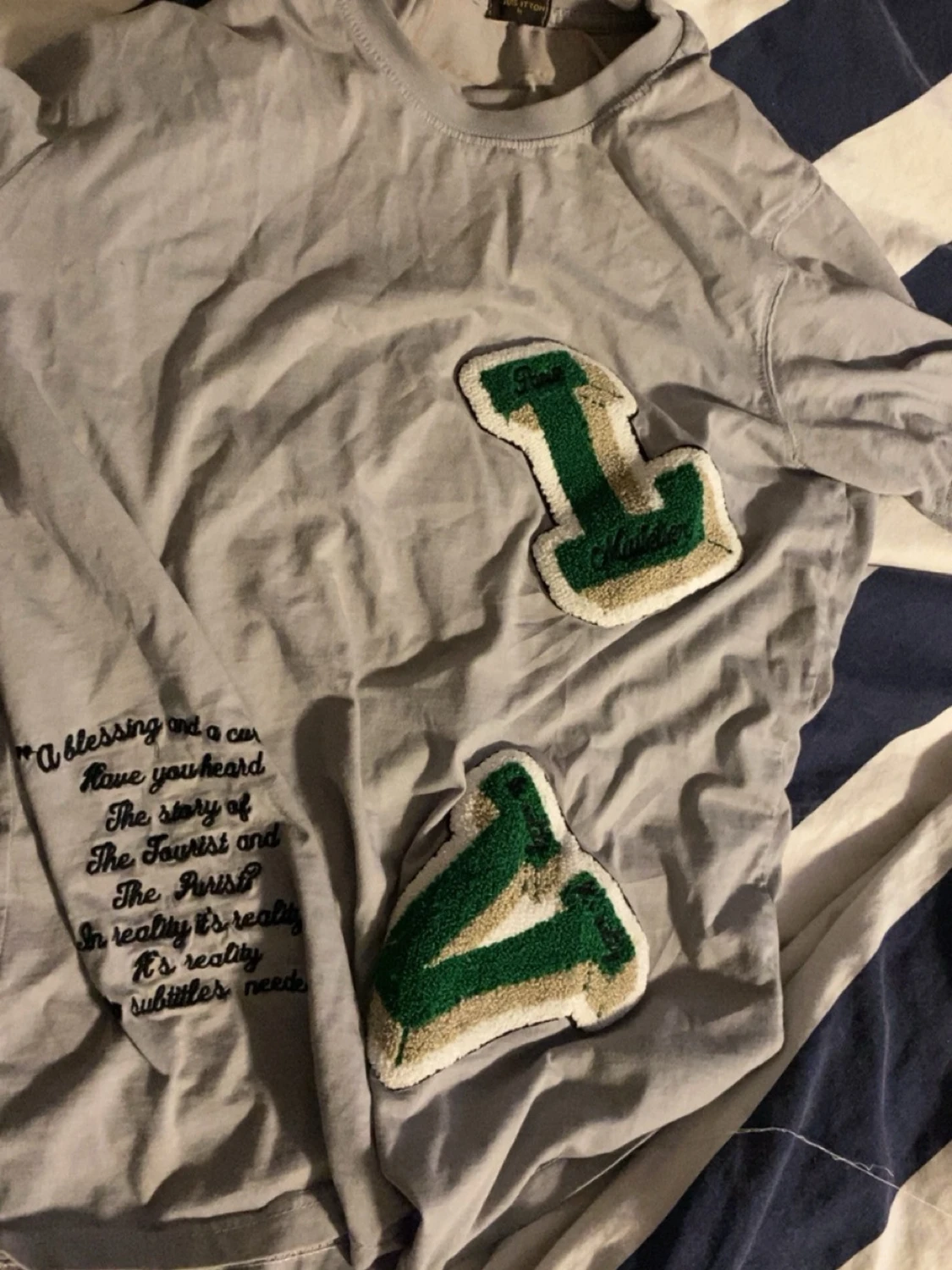 Snygg grå T-shirt - 2