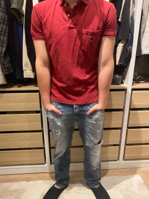 Röd piké av ralph lauren - Säljer min röda piké tröja ifrån Ralph Lauren Det står att den är i storlek S men skulle snarare säga medium. Pris kan diskuteras!