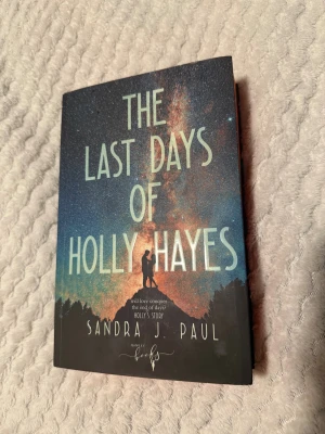 The Last Days of Holly Hayes - Flipbook där man kan välja om man vill börja läsa killens eller tjejens sida. Har läst igenom den en gång men den är i bra skick!