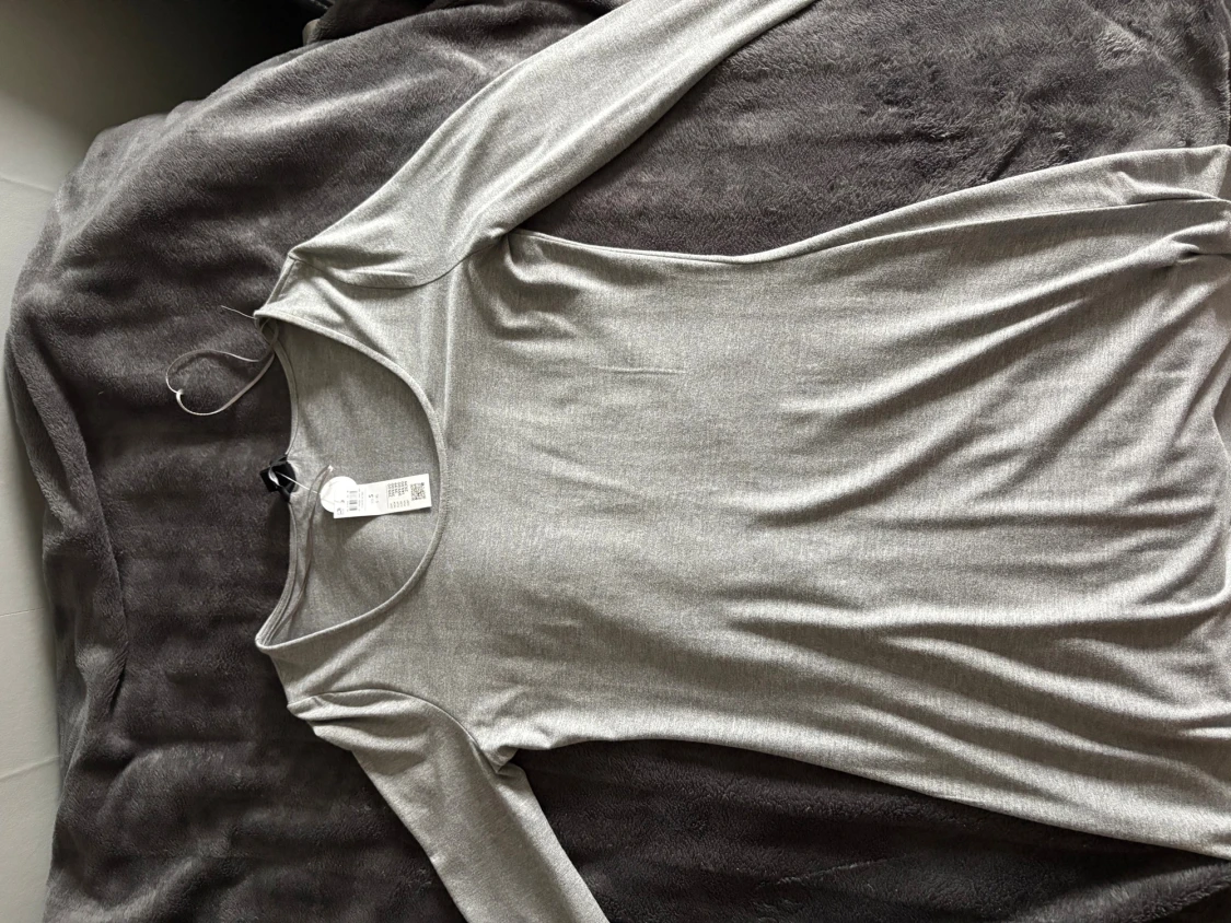 Grå långärmad maxiklänning Lindex