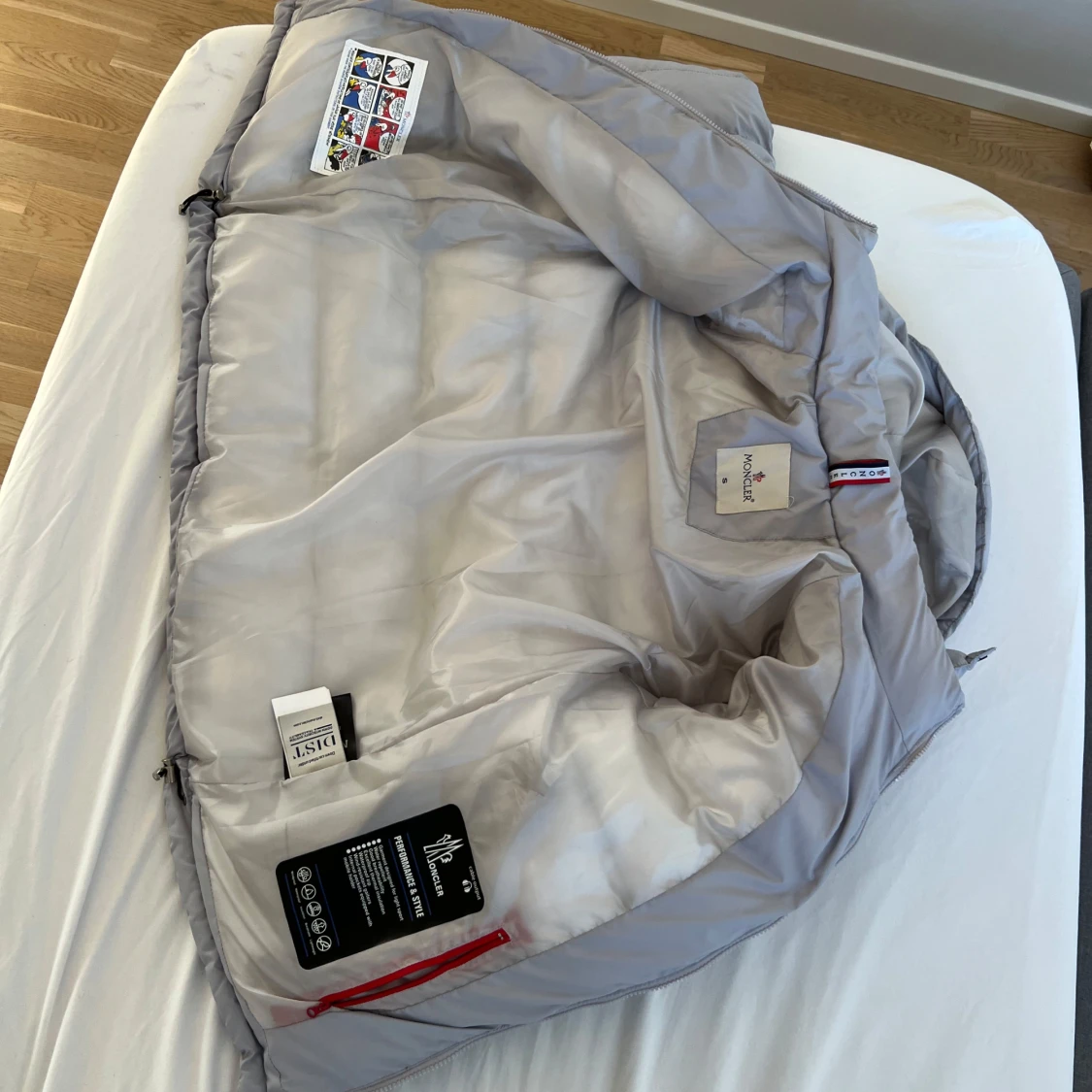 Grå pufferjacka från Moncler - 91