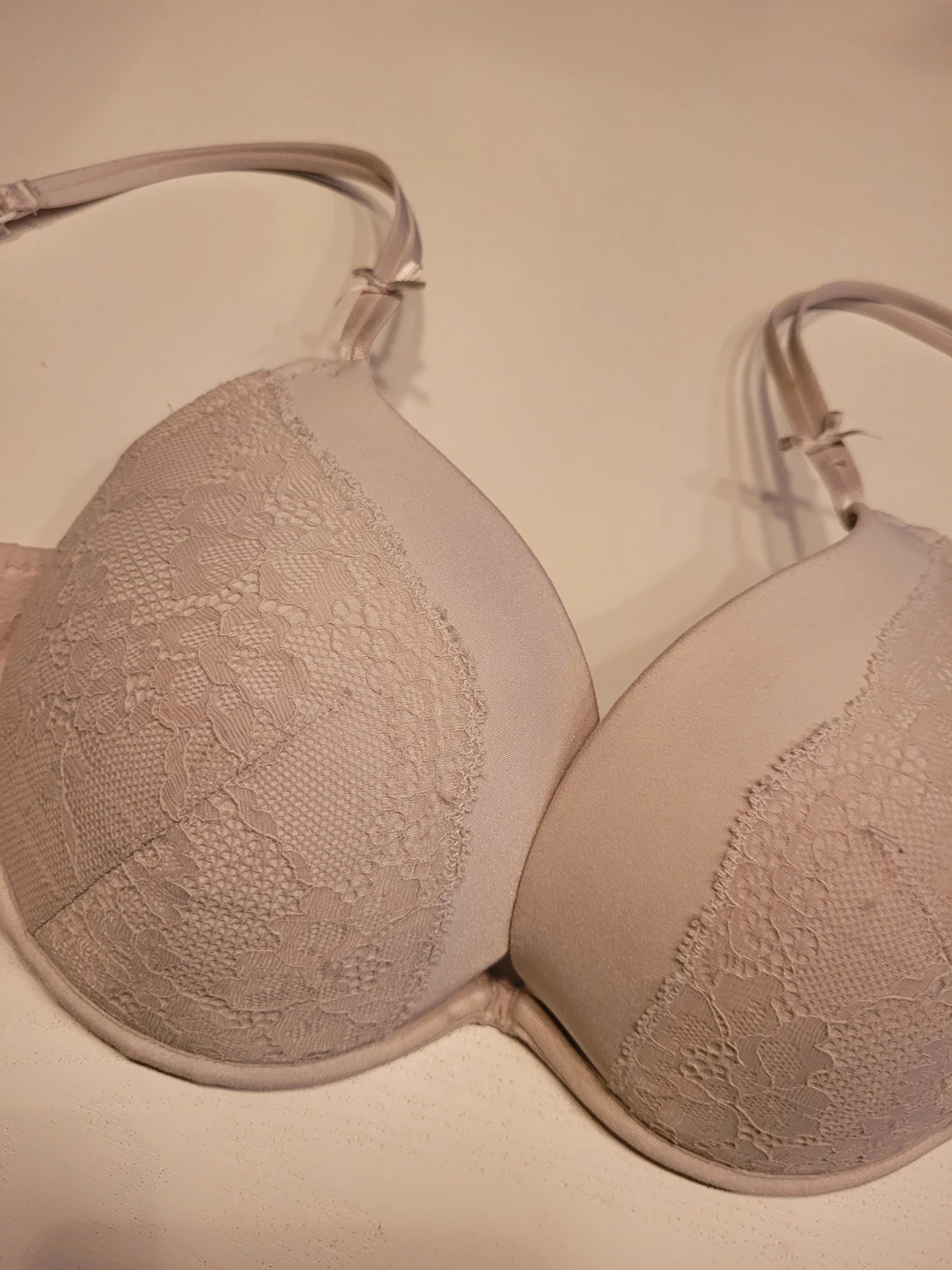 Vit spetsdetaljerad bh - 1