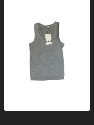  Glittrigt linne ifrån Zara - Det är oanvändt