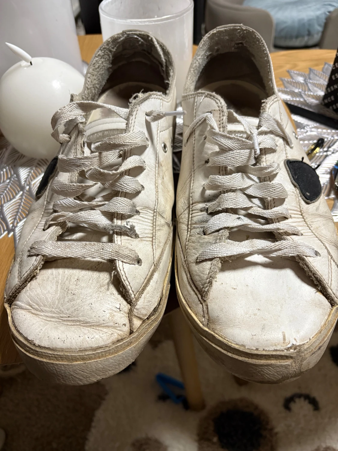 Philippe Model vita sneakers med svart patch