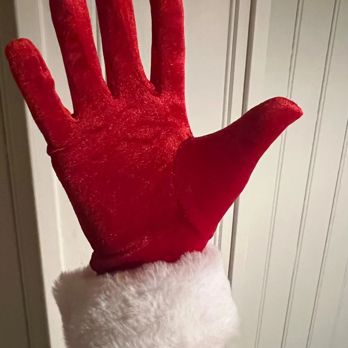 Tomtevantar i röd sammet och vit fuskpäls - 2