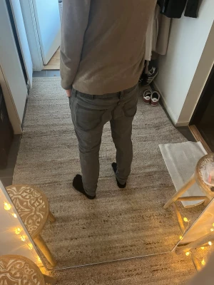 Lee Jeans - En snygg Femfickes Design med storlek 29/32 slim fit. Skickar inom en dag.