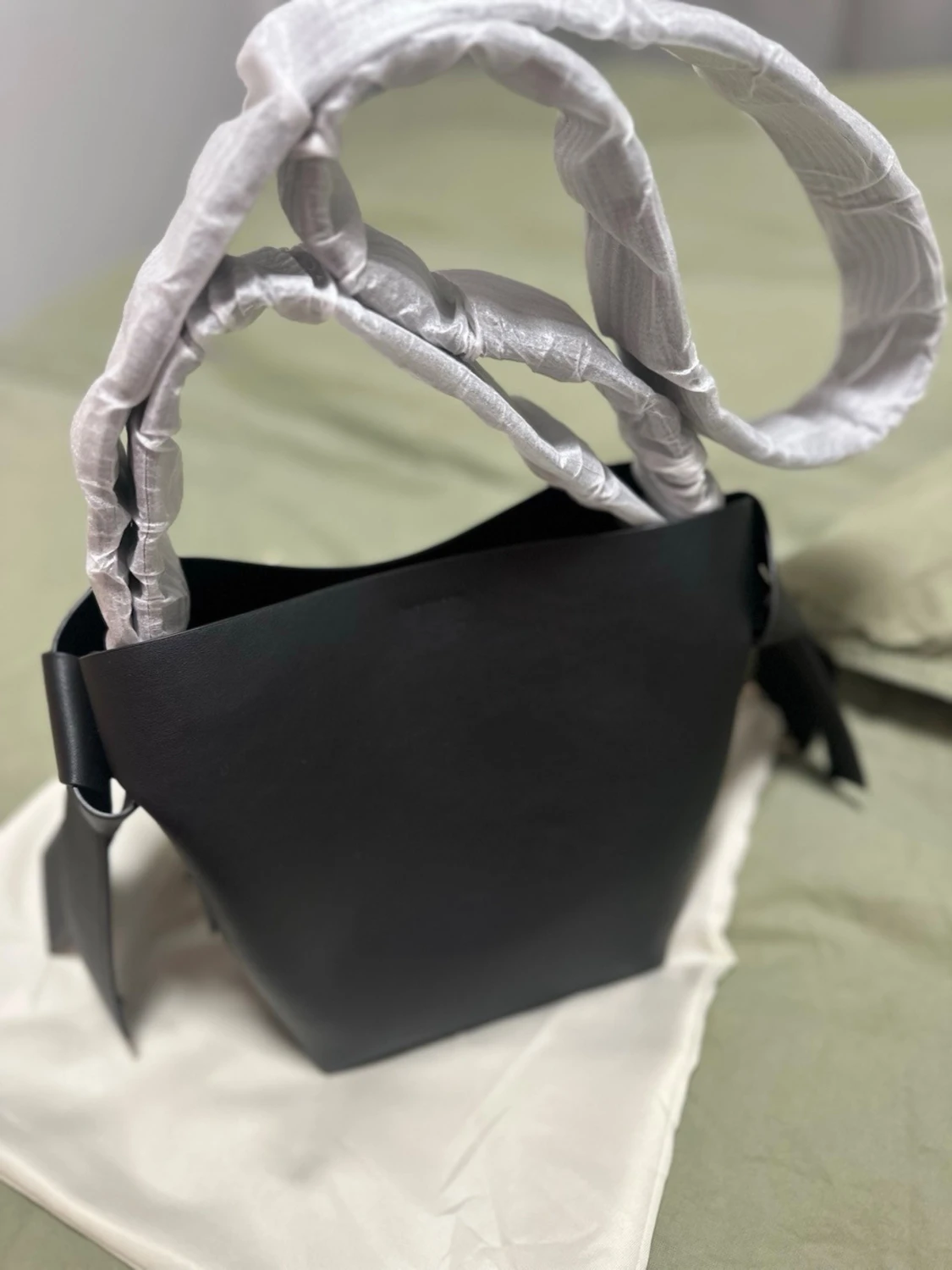 Svart handväska Acne Studios skinn - 1