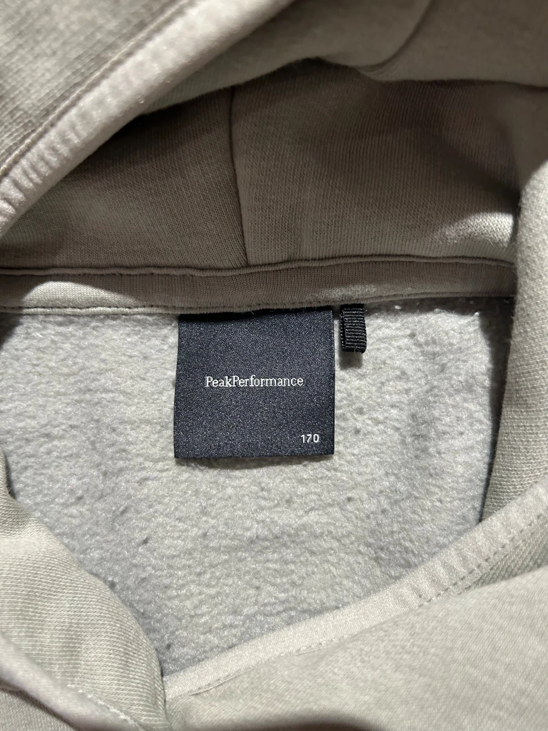 Peak performance hoodie - 3