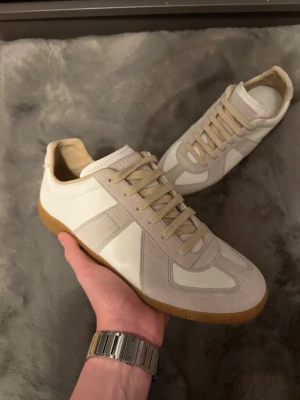 Maisol margiela gats - Säljer skitsnygga gats. Dustbags medföljer och dem är helt nya. Frågor? Kontakta mig✅Allt gott, mvh Noah