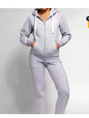 Russemerch byxor - Ett par populära gråa russemerch byxor i storlek xs. Knappt använda, inga tecken på användning.