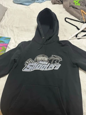 Svart Trapstar Shooters Tracksuit  - Svart Trapstar Shooters Tracksuit 