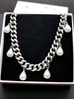 Stilfullt halsband  - Kedjetjocklek-8mm .Nickelfri.Högkvalitativ rostfritt stål 316 .