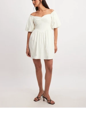 Klänning Nakd - Superfin klänning från Nakd. Aldrig använd med lapp kvar! Passar perfekt till studenten🤍🤍