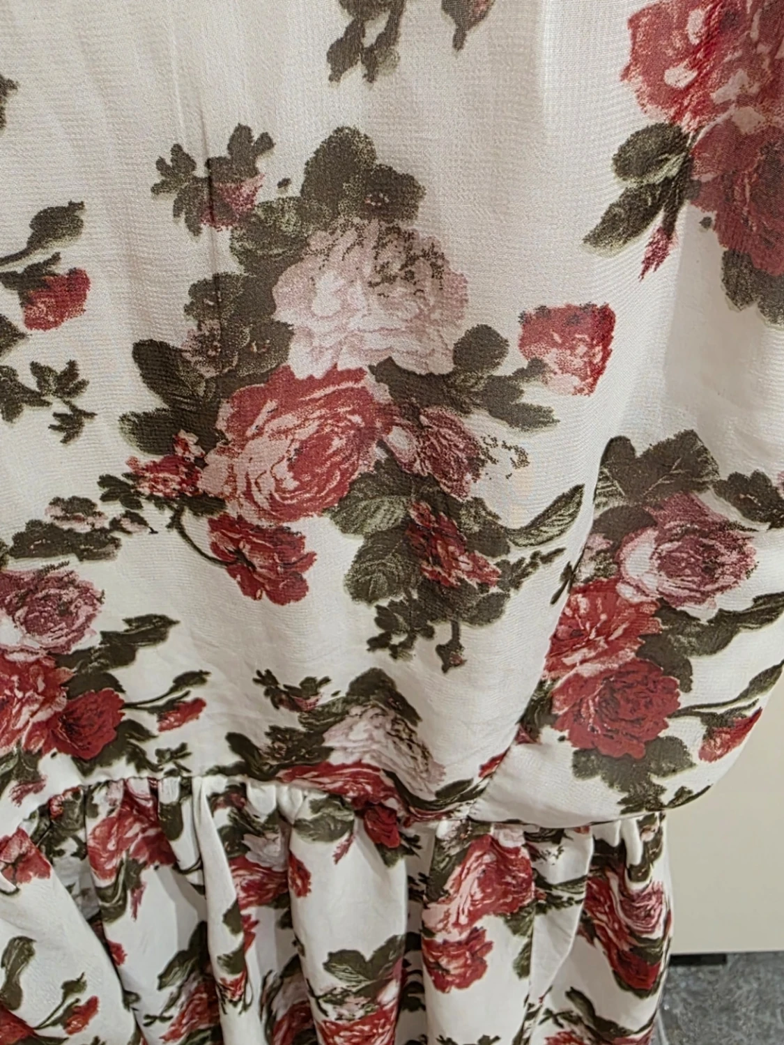 Blommig kortklänning från Club L - 1