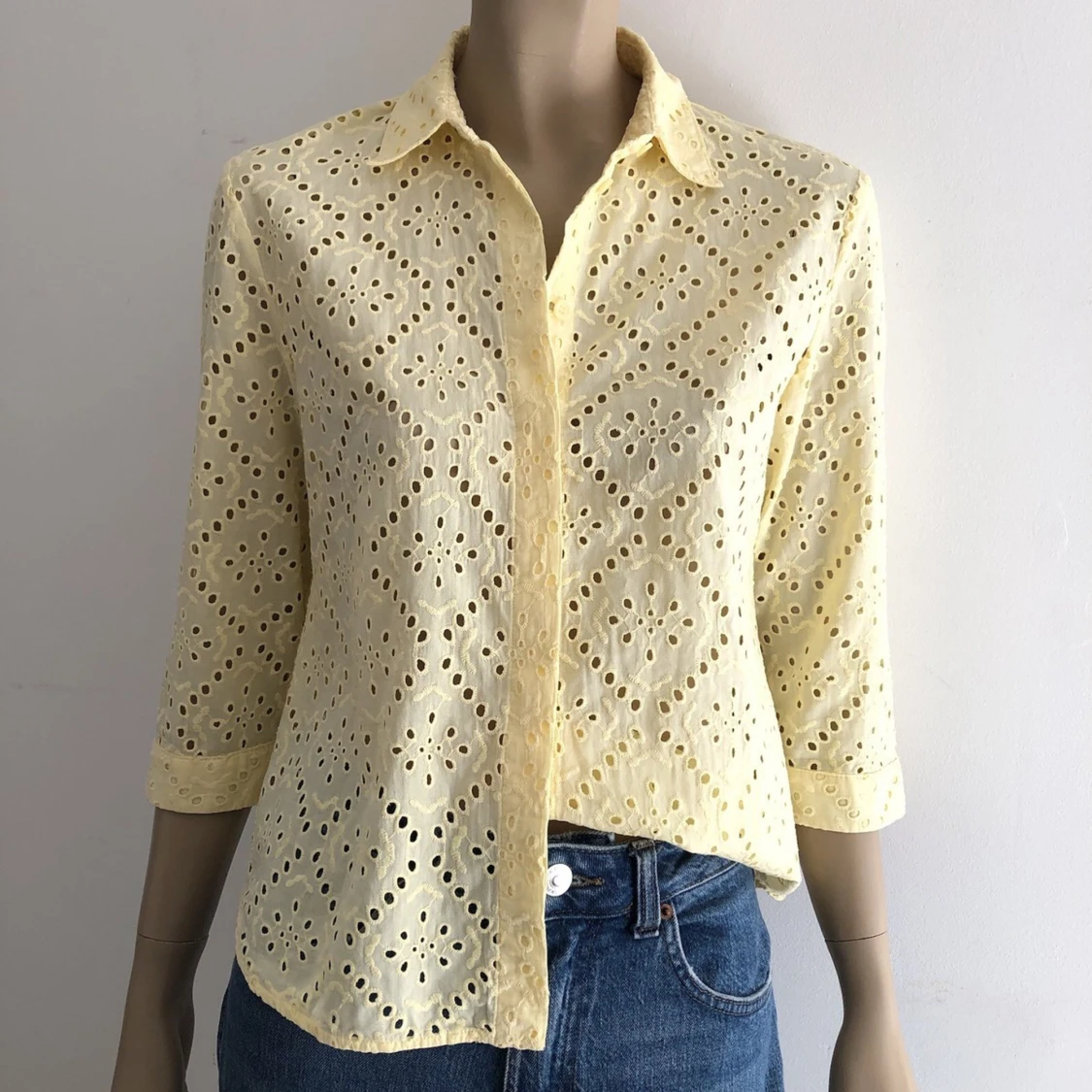 Skjorta med broderihål  - 2