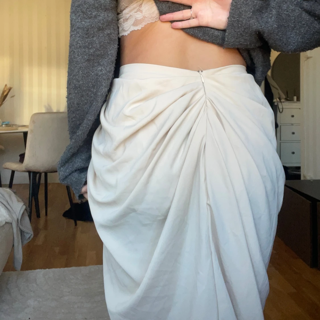 Beige omlottkjol med slits, M - 3