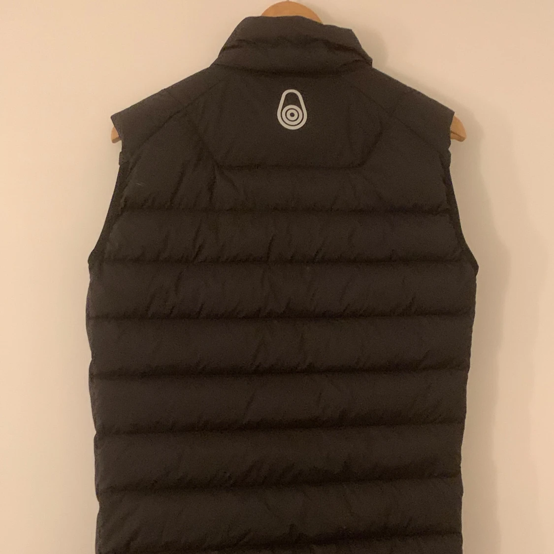 Svart dunväst från Sail Racing - 1