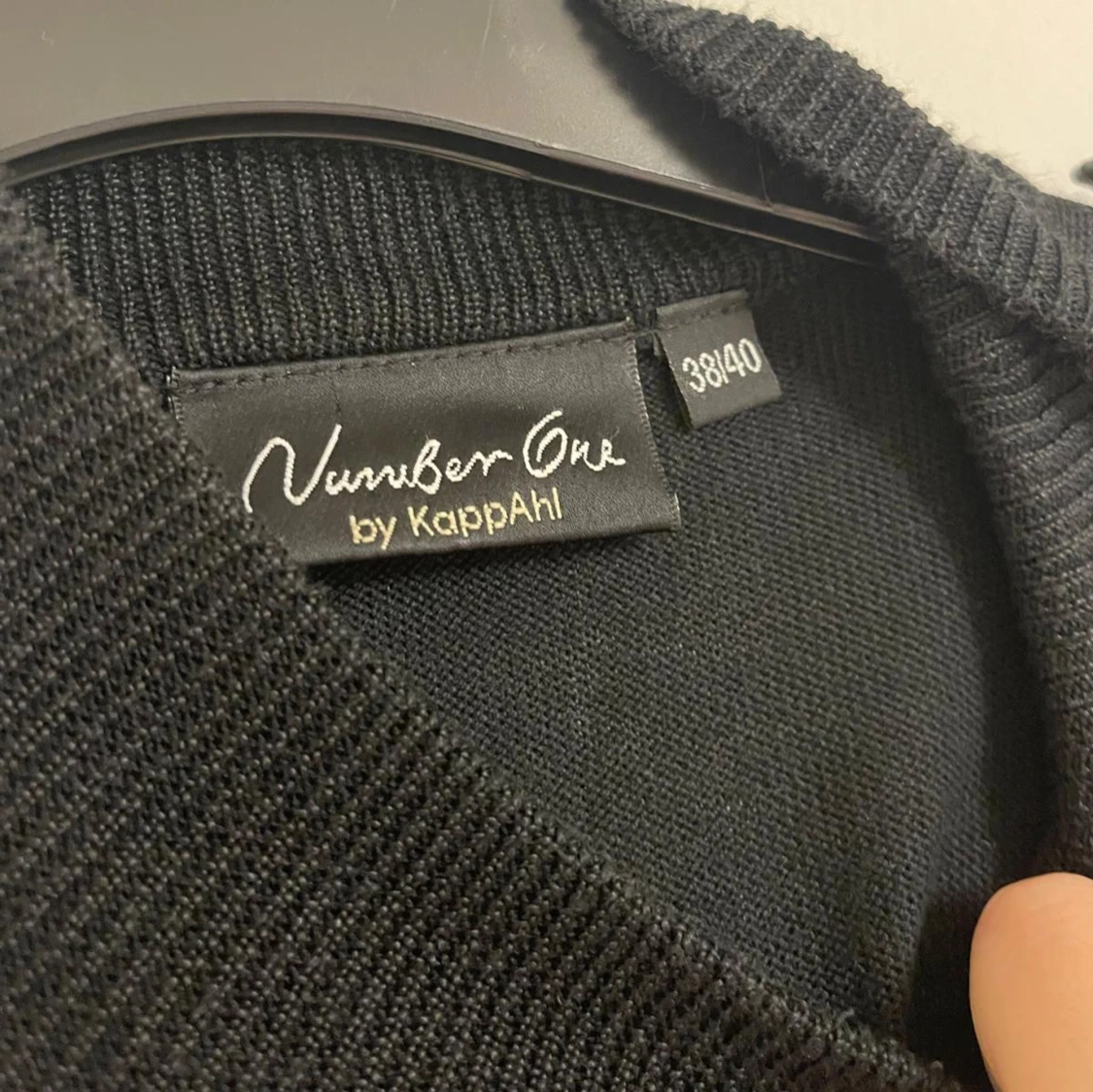Svart stickad väst från KappAhl - 2