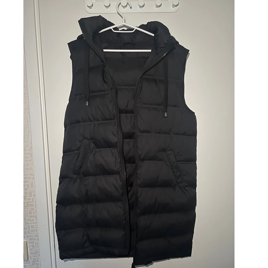 Väst med luva - VILA