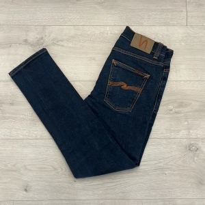 Nudie jeans  - Hej! Säljer ett par nudie jeans i mycket bra sick//jeansen är i strl W29 L30//modellen är lean Dean vilket är en populär modell//hör av er vid frågor! 🤩