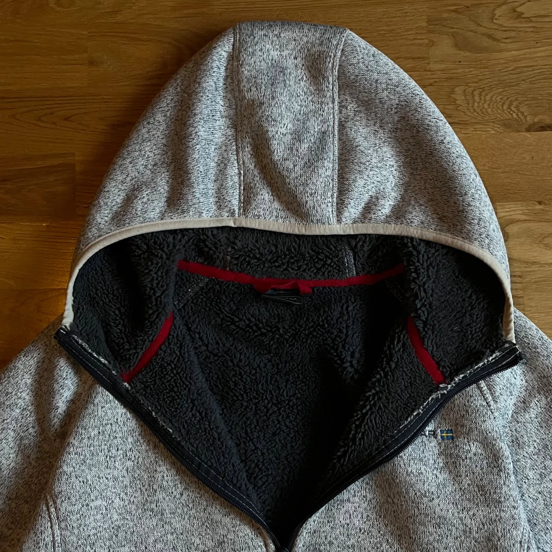 Grå teddyjacka med huva från Bluewear - 2