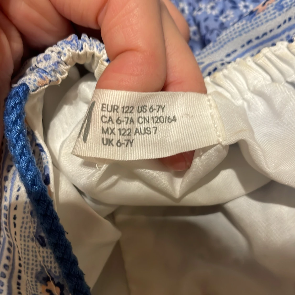 Blå blommig sommarklänning 122 - 2