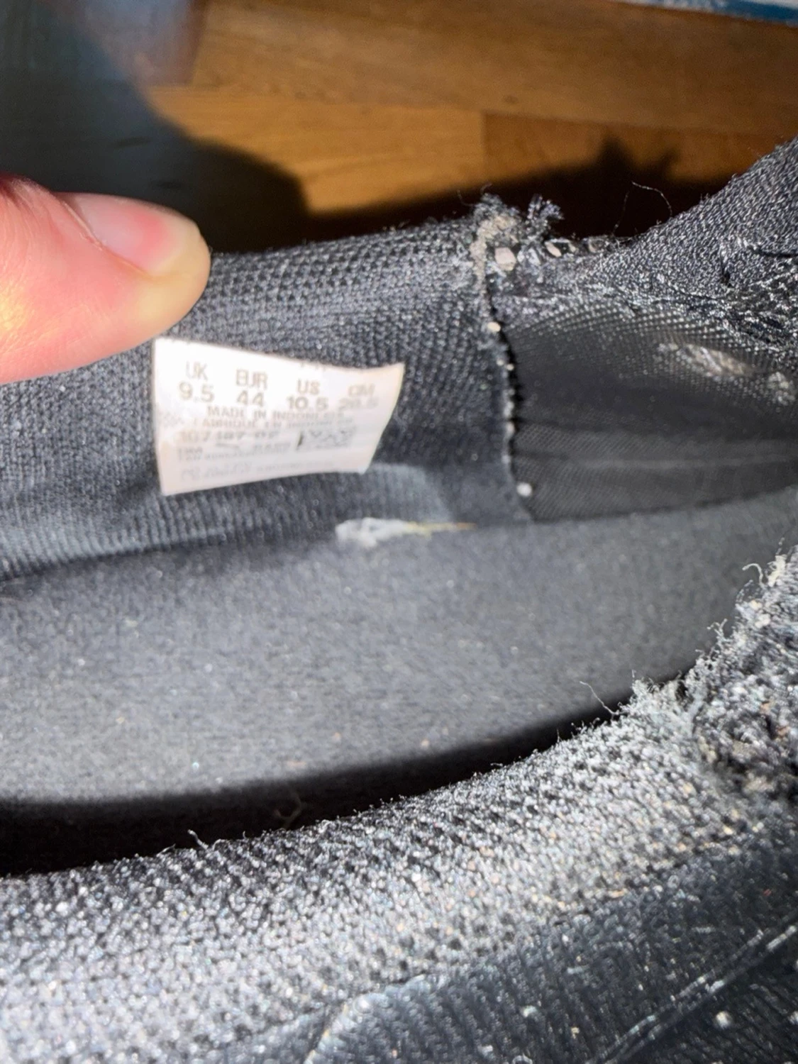 Svarta Puma fotbollsskor strl 44 - 3