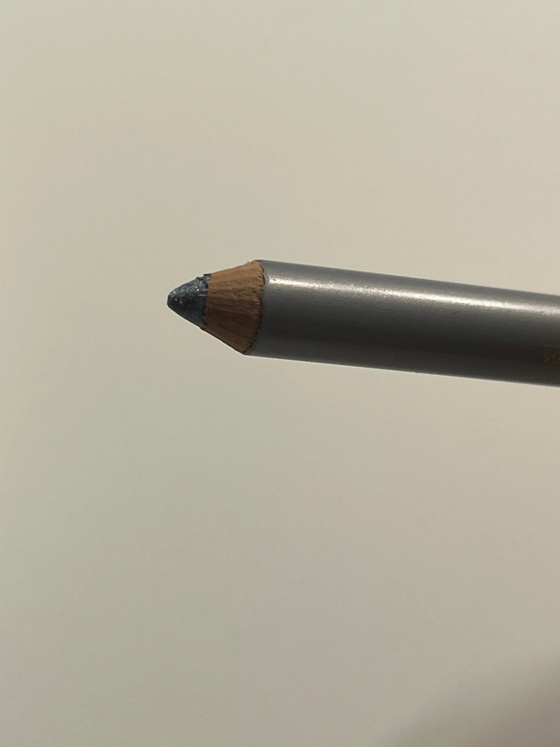 Silvergrå eyelinerpenna - 1