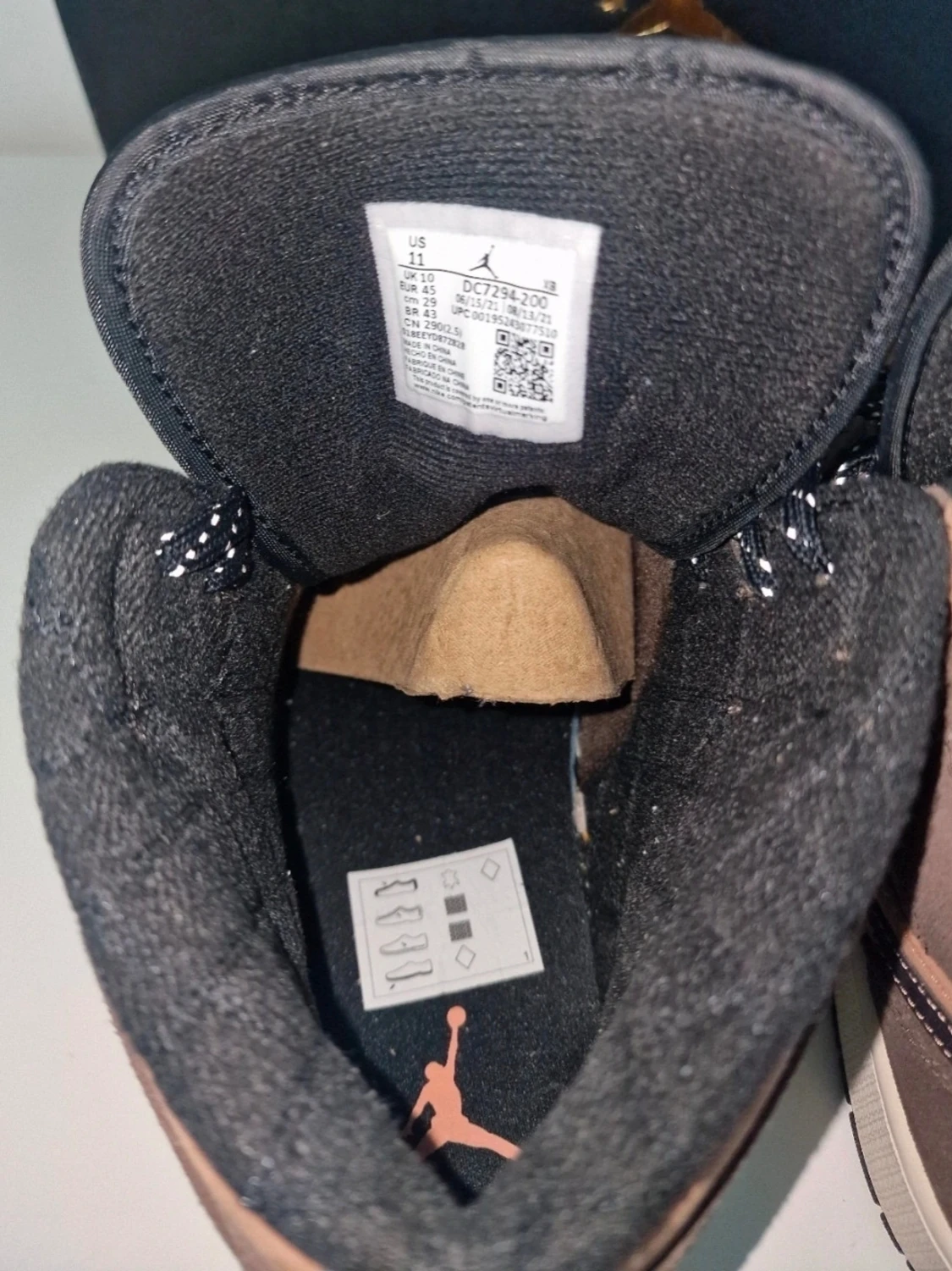 Air Jordan 1 Mid Se Dark Chocolate  - 3