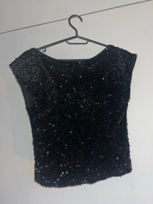Y sequin top Gina - Köpte på Gina för en månad sen och använt en gång💕säljer då den är för liten✨ nyskick