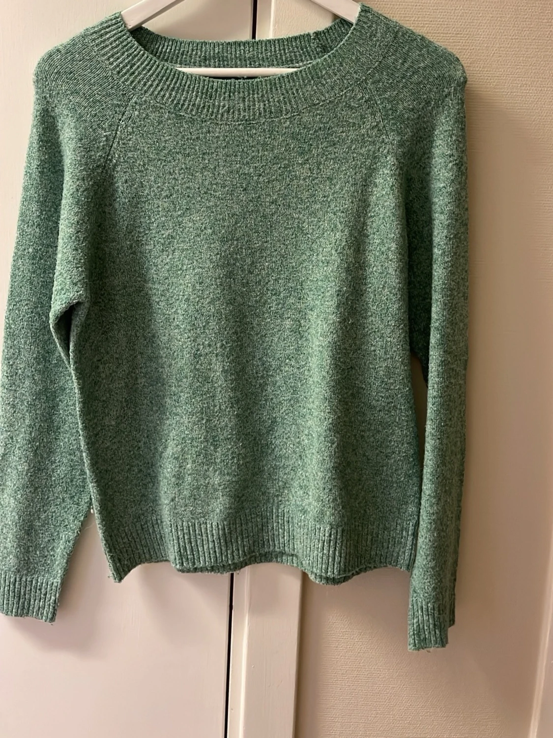 Grön stickad tröja från Vero Moda