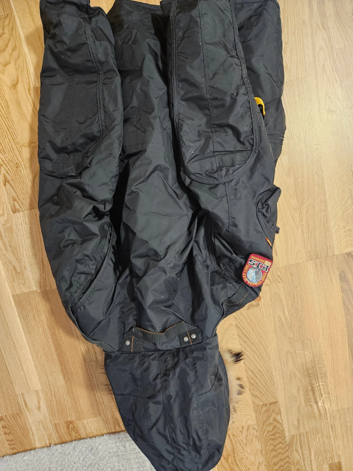 Svart parkajacka med päls - 2