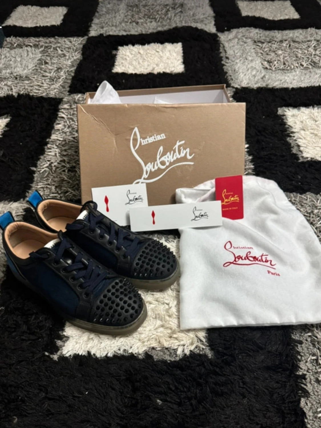Christian Louboutin svarta sneakers med nitar