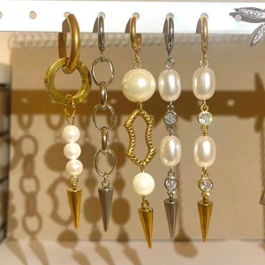 Örhängen  - Skriv för pris 