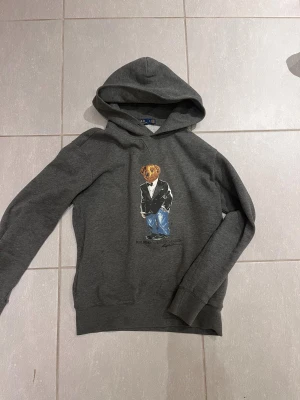 Polo bear ralph lauren hoodie! - Storlek S! Toppen skick, skriv vid funderingar 