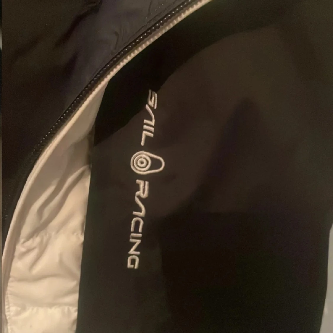 Vit och svart pufferjacka Sail Racing - 2