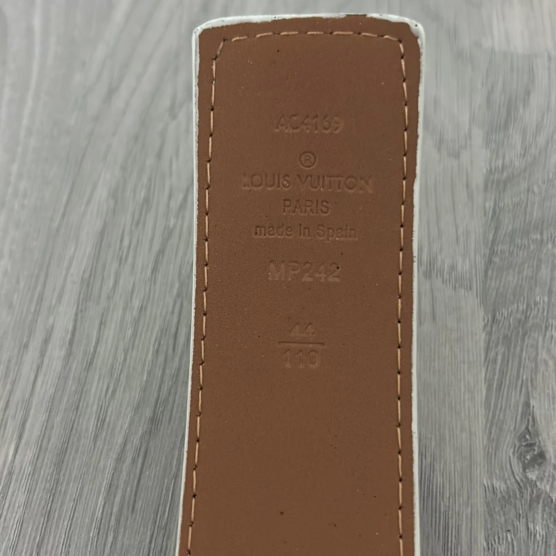 2 bälten från Lindex med L mönstrar - 3