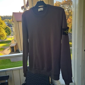 Mörkgrå sweatshirt från Stone Island  - Mörkgrå sweatshirt från Stone Island, Kan bytas! Storlek medium.