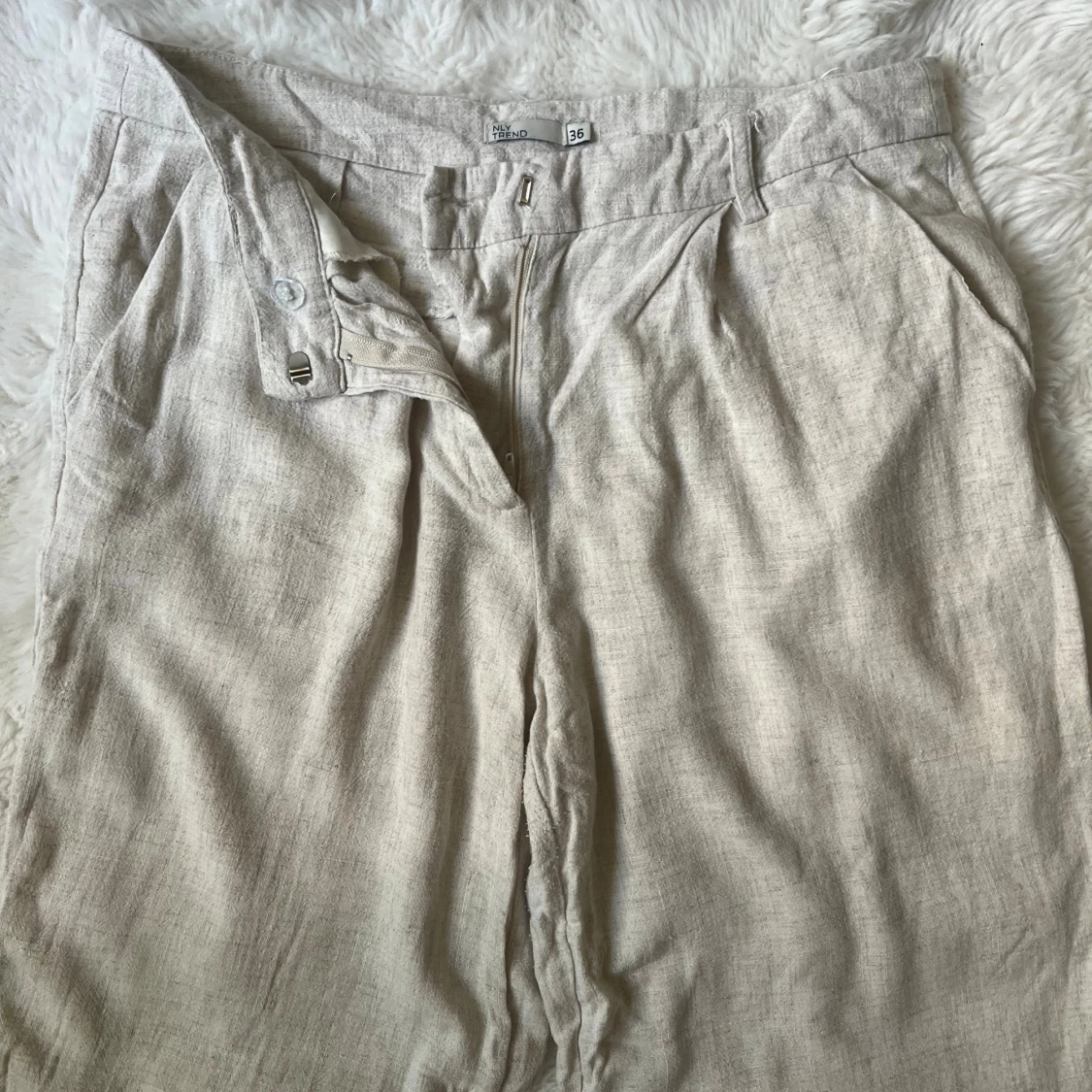 Beiga linnebyxor från Nelly strl 36 - 2