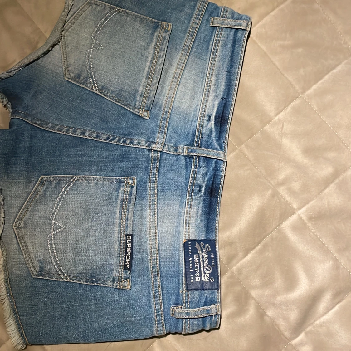 Lågmidjade jeansshorts  - 3