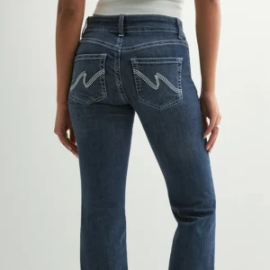 Blå bootcut jeans med broderade fickor - Snygga jeans från Nelly ”low waist bootcut stitch jeans” säljer då dom är för stora för mig💕