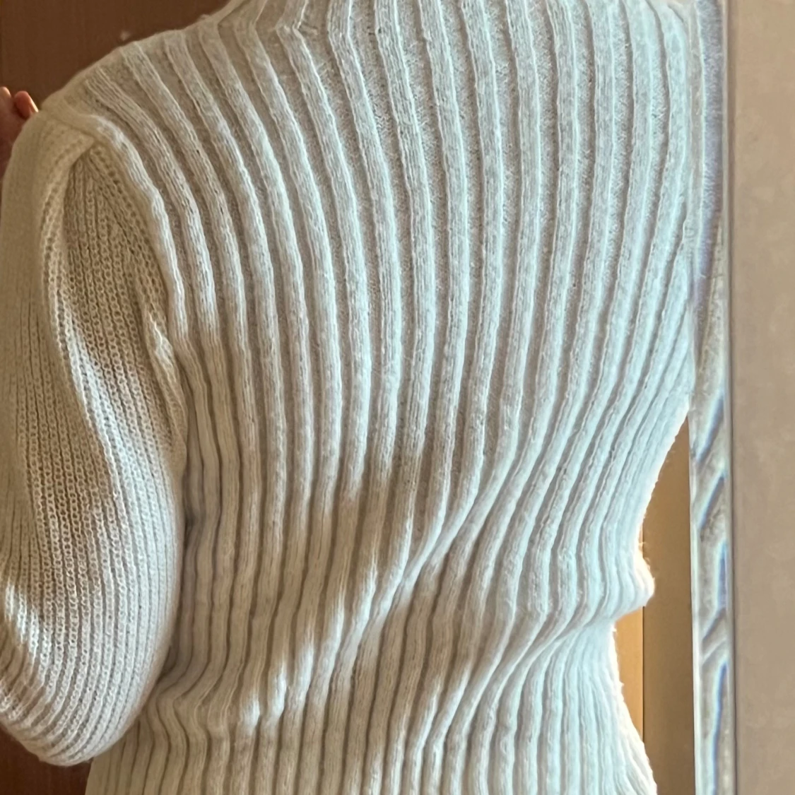 Beige ribbad stickad tröja med bälte(knuten kan fixas) - 1